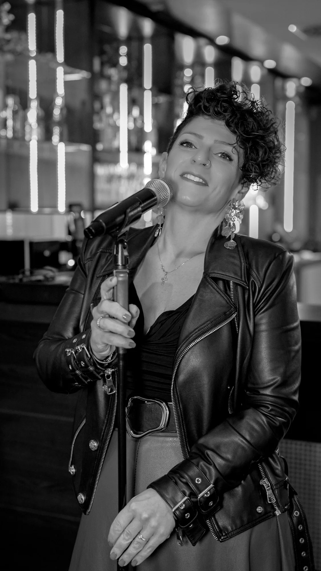 Merilisa Miliziano – Sängerin am Mikrofon